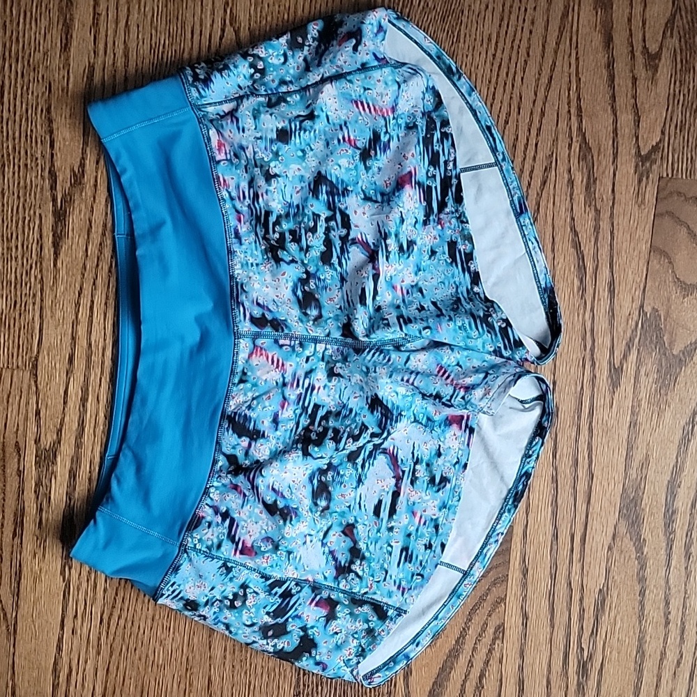 Lululemon Speed up mid lined shorts 4"